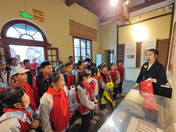 桓台县马桥镇陈庄小学研学活动：穿越时空与渔洋先生共话诗词家风